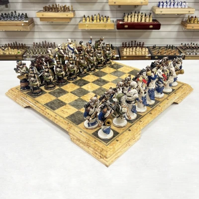 Шахматы подарочные фарфоровые Александр I против Наполеона на доске из карельской березы