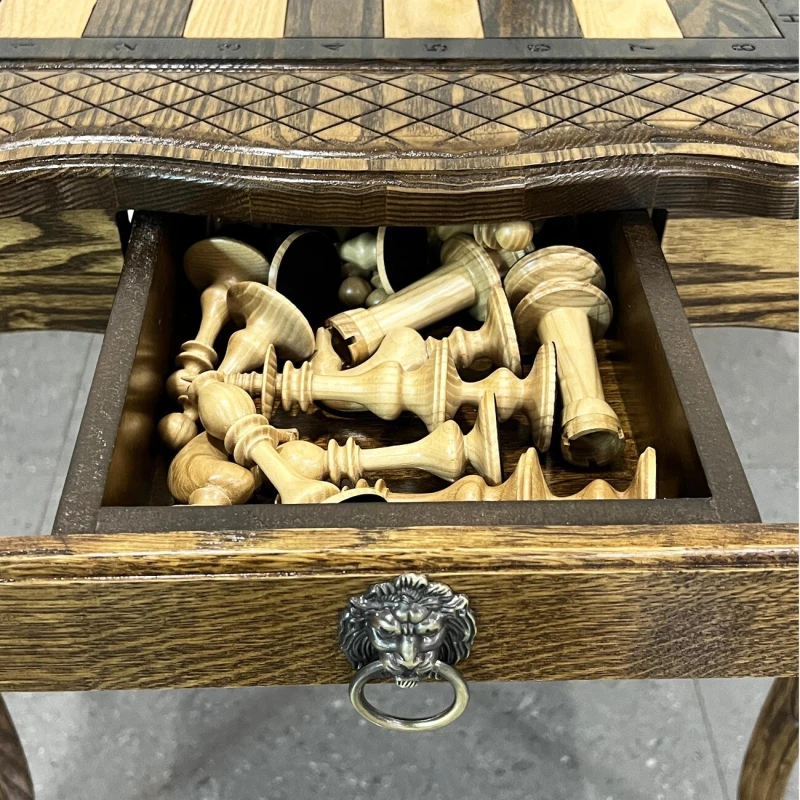 Стол резной из массива ясеня с фигурами Ренессанс из ясеня