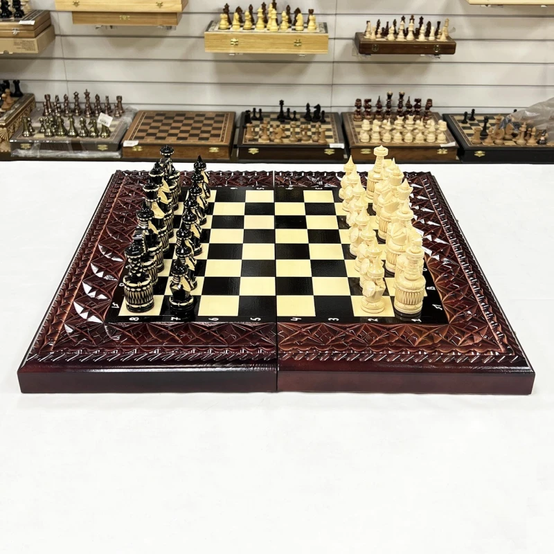 Набор 3 в 1 шахматы нарды шашки резной лак Медведь