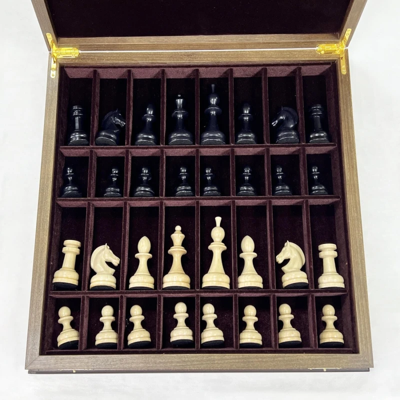 Шахматы в ларце премиальные из ореха и бука