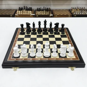 Шахматы деревянные мореный дуб Суприм черно-белые средние