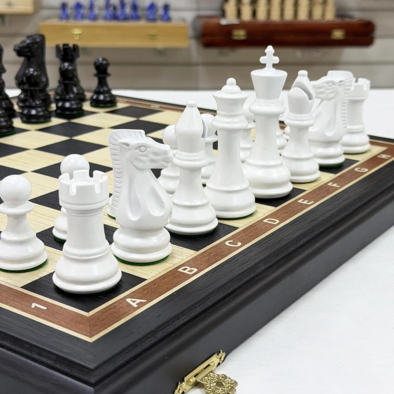 Шахматы деревянные мореный дуб Суприм черно-белые средние