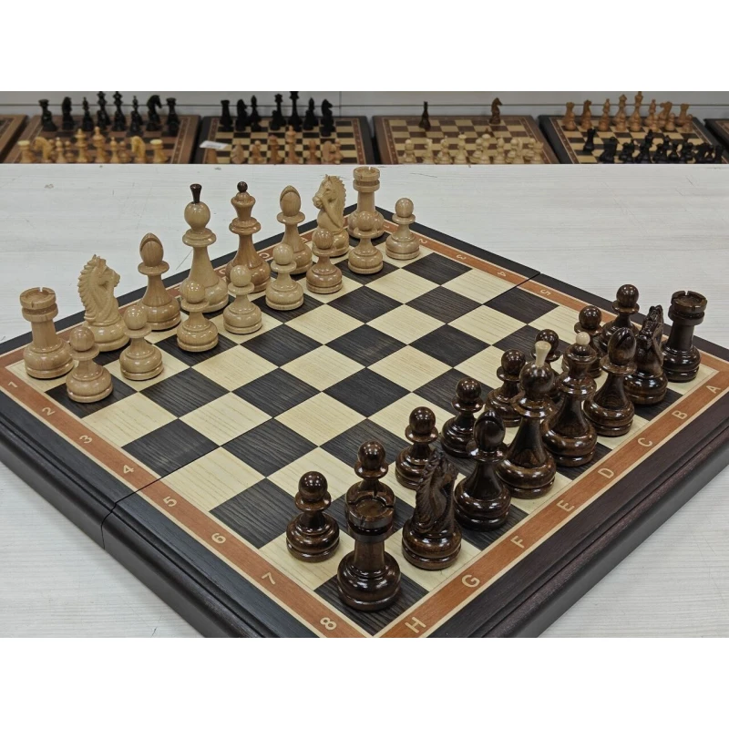 Подарочные шахматы из моренного дуба с резными фигурами граб