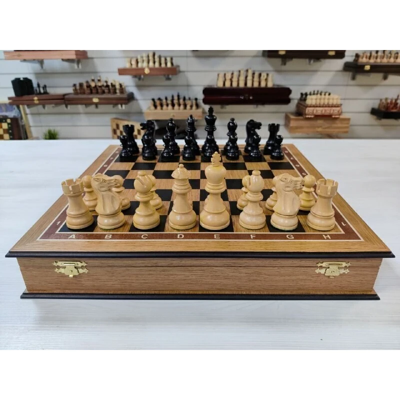 Шахматы подарочные Гамбит в деревянном ларце из дуба с утяжеленными фигурами большие