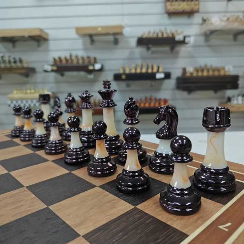 Шахматы подарочные из эвкалипта в ларце с фигурами Итальянский дизайн Люкс