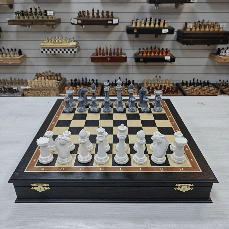 Шахматы подарочные в ларце из мореного дуба с фигурами Стаунтон из литьевого мрамора