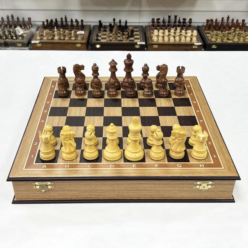 Шахматы подарочные в ларце из дуба с индийскими фигурами из самшита и палисандра