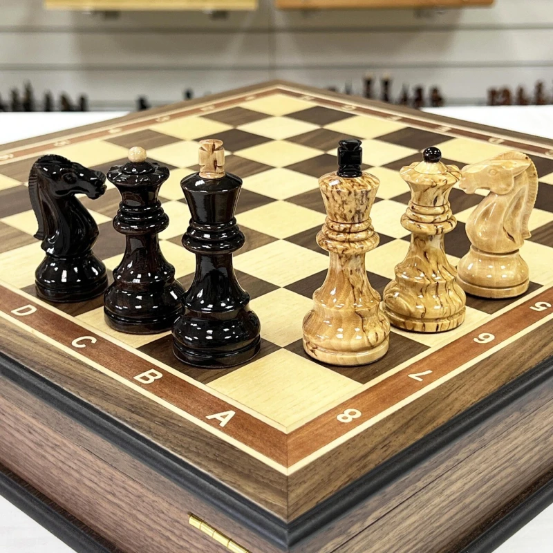 Шахматы в ларце подарочные орех Стаунтон карельская береза 40 см