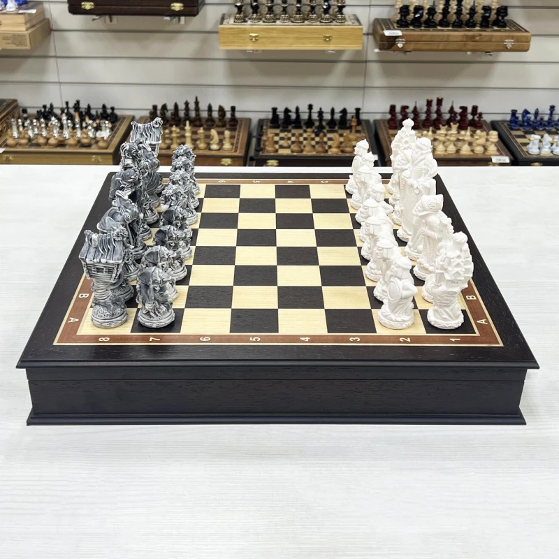 Шахматы подарочные Русские сказки в деревянном ларце из черного дерева