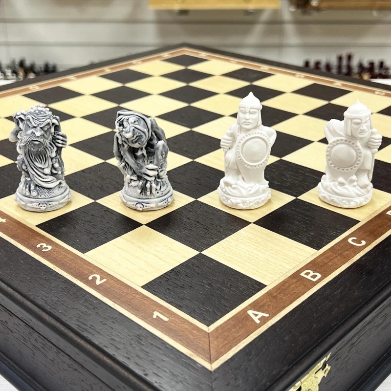 Шахматы подарочные Русские сказки в деревянном ларце из черного дерева