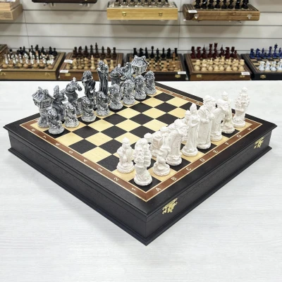 Шахматы подарочные Русские сказки в деревянном ларце из черного дерева