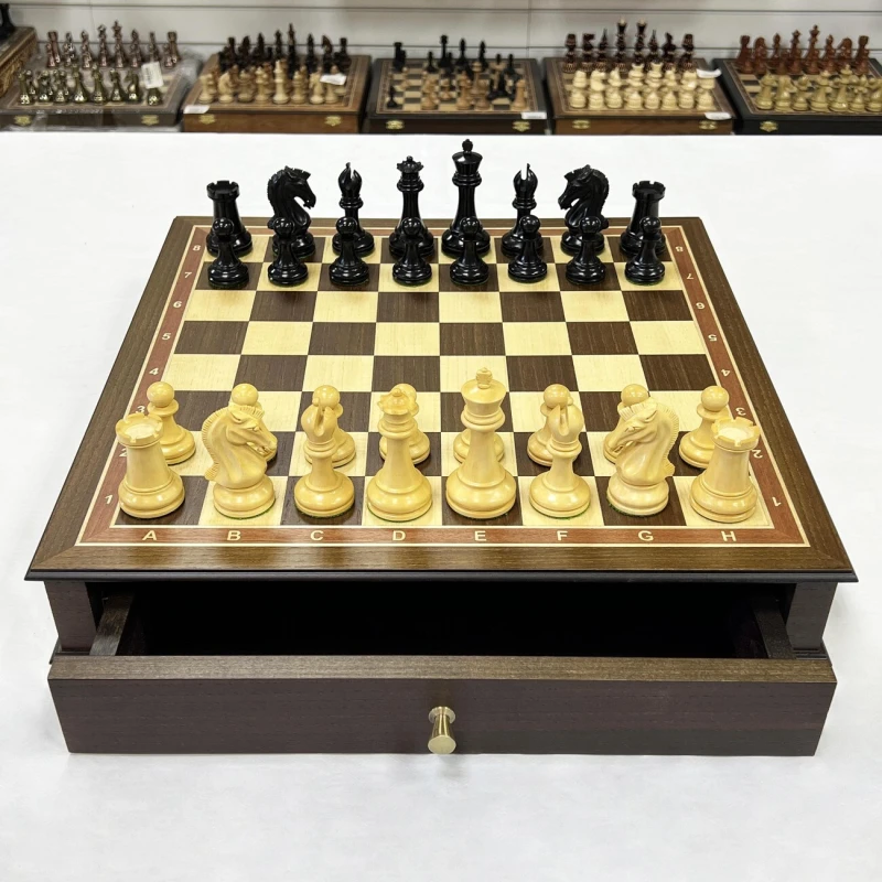 Шахматы в ларце с выдвижными ящиками дуб Антик с фигурами Стаунтон Royal