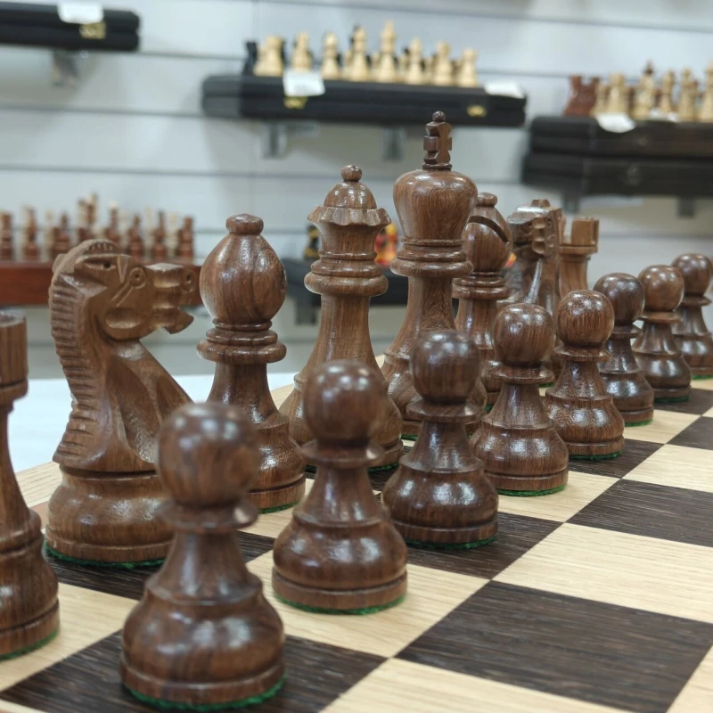 Шахматы подарочные из дуба большие с фигурами Эндшпиль