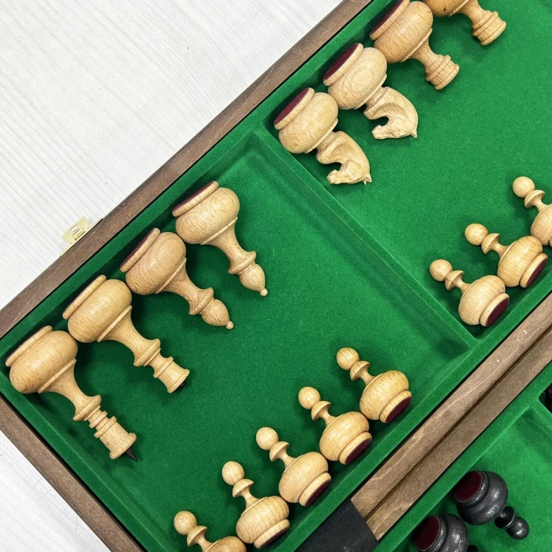 Шахматы подарочные деревянные с выжегом Неваляшки