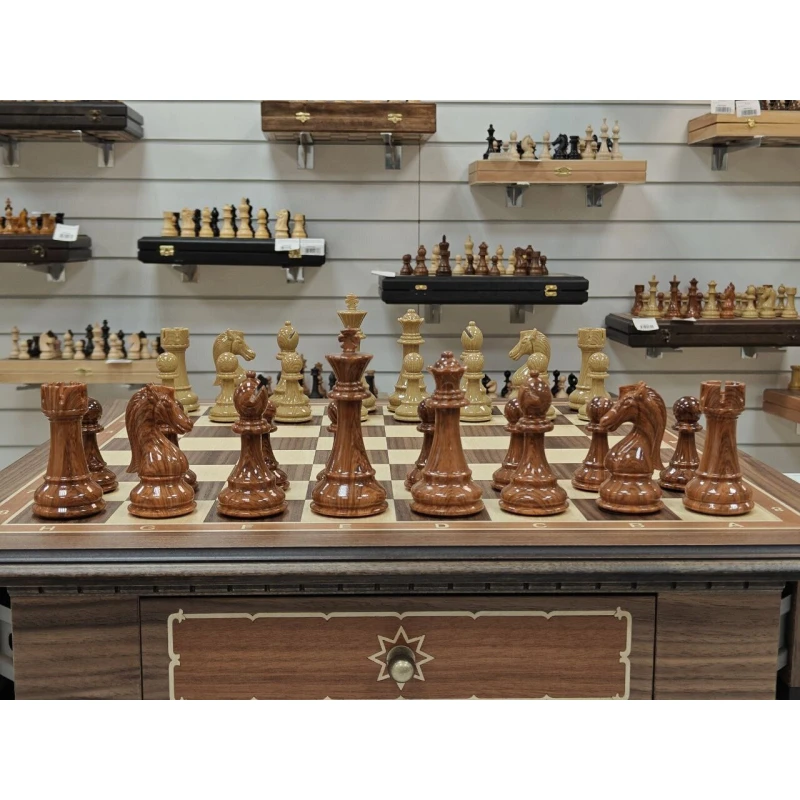 Шахматный стол подарочный из американского ореха с фигурами из композита