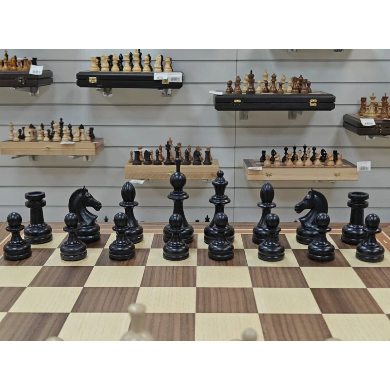 Шахматный стол подарочный из американского ореха и кавказского граба