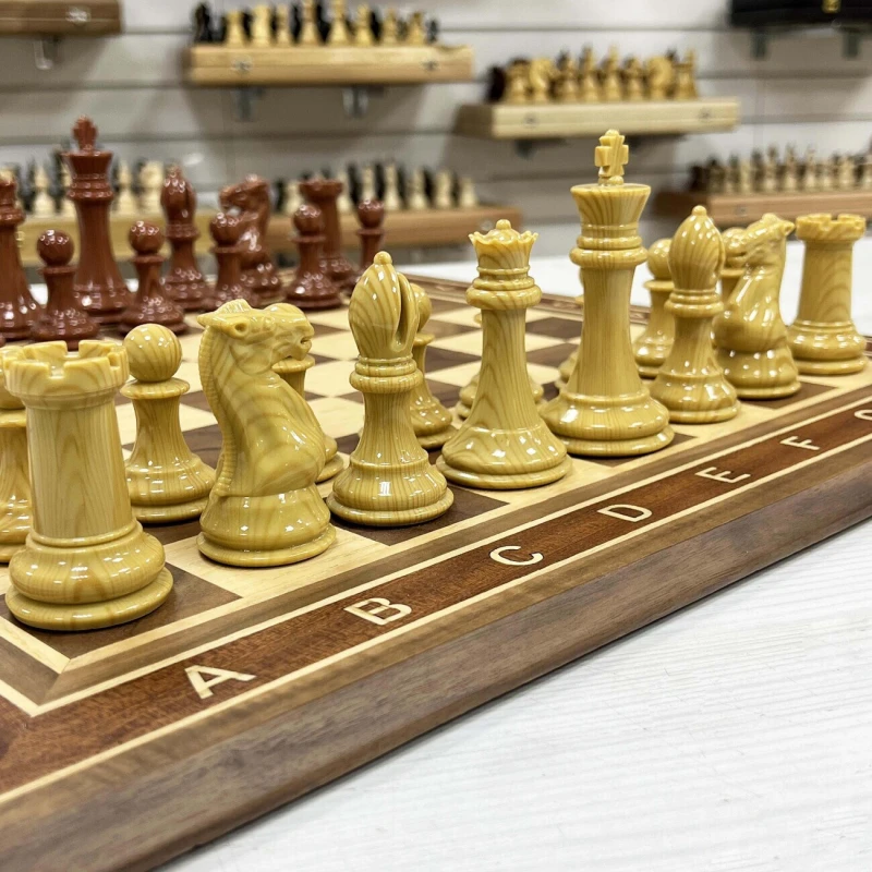 Шахматы нескладные орех с фигурами Королевский Стаунтон