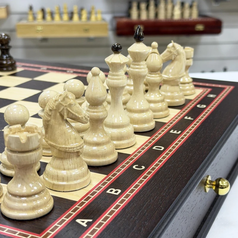 Шахматный ларец с выдвижными ящиками подарочный венге Бастион