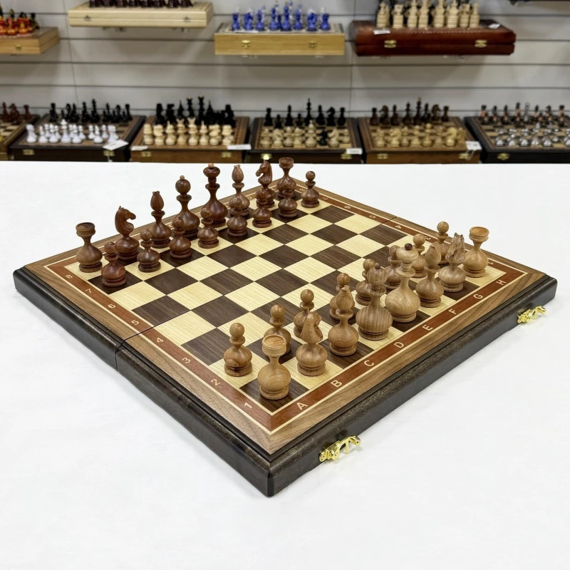 Шахматы деревянные эксклюзивные Суздальские в доске из ореха 45 см