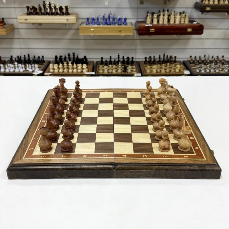 Шахматы деревянные эксклюзивные Суздальские в доске из ореха 45 см