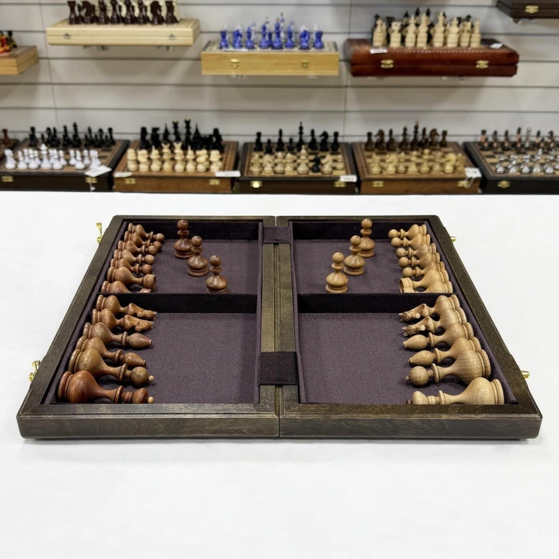 Шахматы деревянные эксклюзивные Суздальские в доске из ореха 45 см
