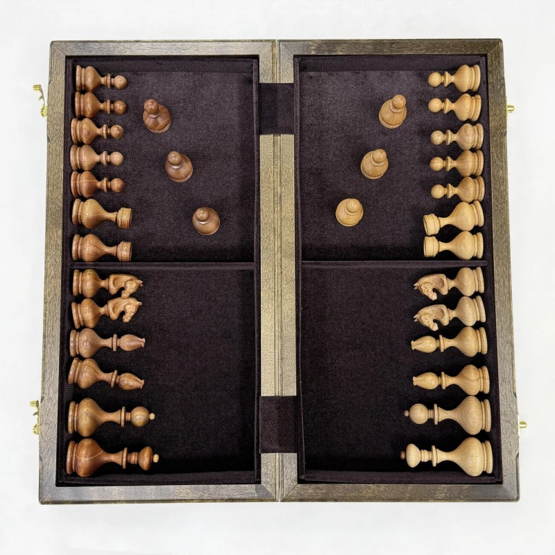 Шахматы деревянные эксклюзивные Суздальские в доске из ореха 45 см