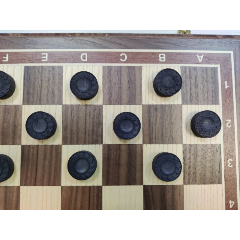 Шашки подарочные 64 клетки из ореха и бука