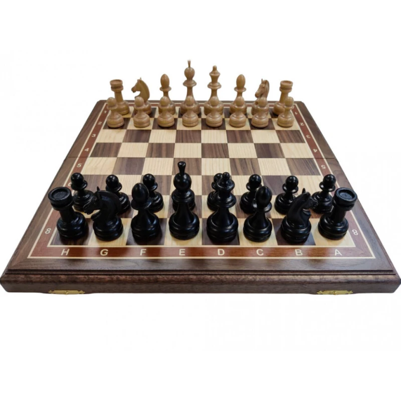 Шахматы подарочные из ореха и бука, фигуры с утяжелением, доска 45 на 45 см