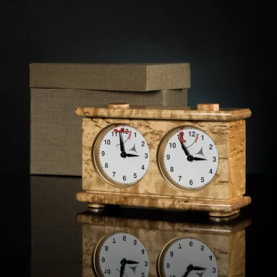 Шахматные часы из карельской березы